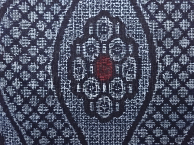 JAPANESE ANTIQUE KIMONO / SILK / OSHIMA TSUMUGI / DOROZOME / WOVEN JAPANESE ANTIQUE KIMONO / SILK / OSHIMA TSUMUGI / DOROZOME / WOVEN TATEWAKU & ABSTRACT PATTERN